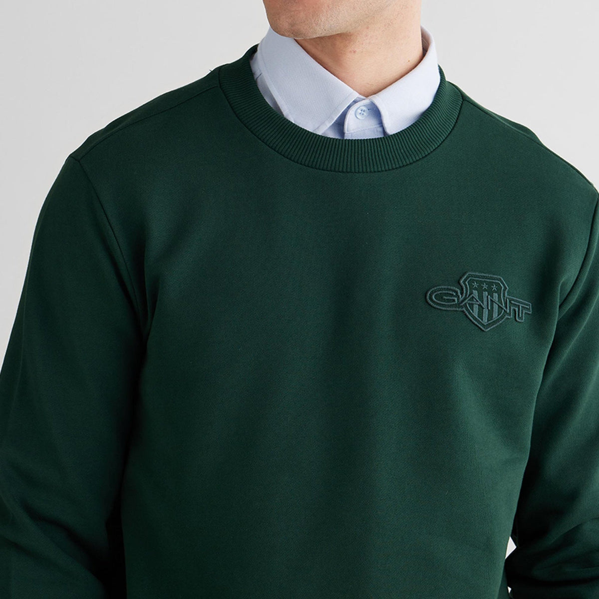 Regular Tonal Shield Crew Neck Sweatshirt For Men
