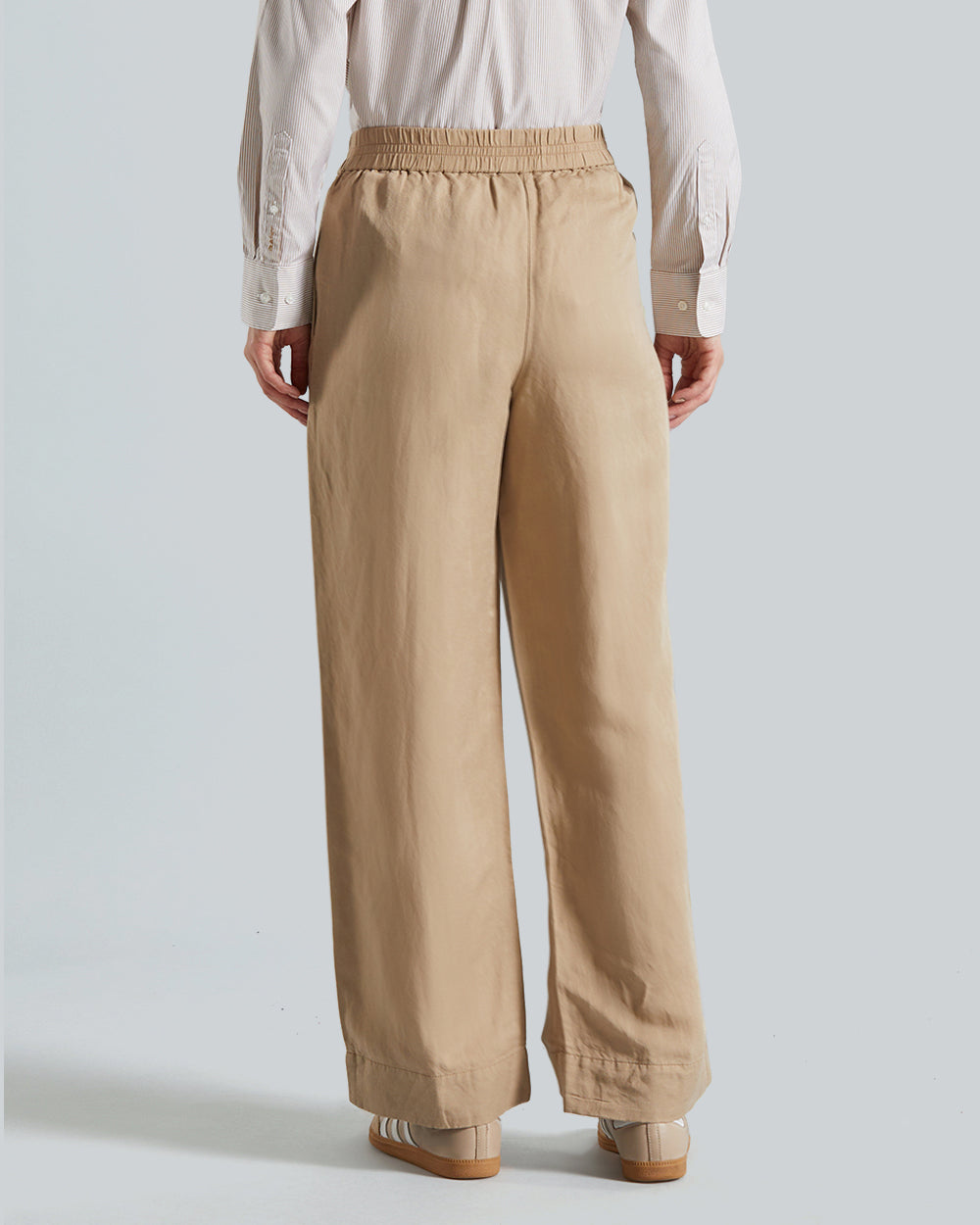 Gant Straight Fit Linen Viscose Pants – Lightweight Blend, Natural Drape Horn Beige / 38
