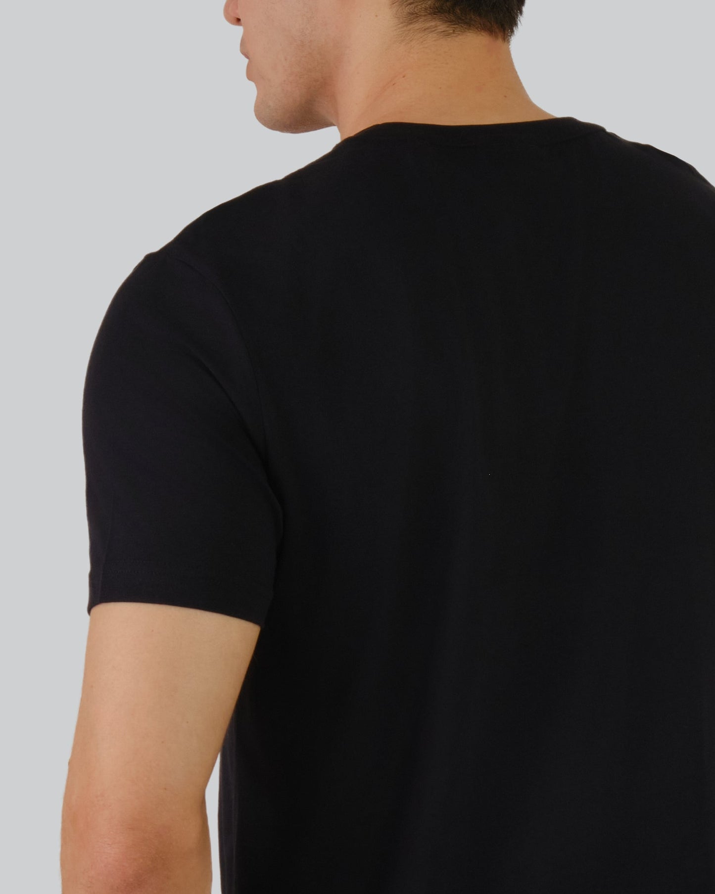 Shield Logo T-Shirt Black / M