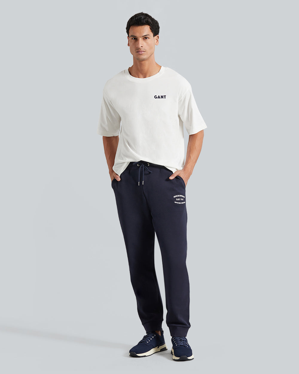 Gant Small Graphic Sweatpants â€“ Regular Fit Cotton Fleece Evening Blue / L