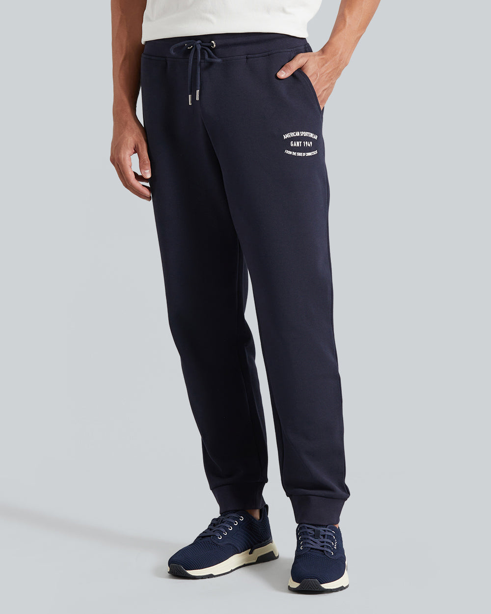 Gant Small Graphic Sweatpants â€“ Regular Fit Cotton Fleece Evening Blue / L