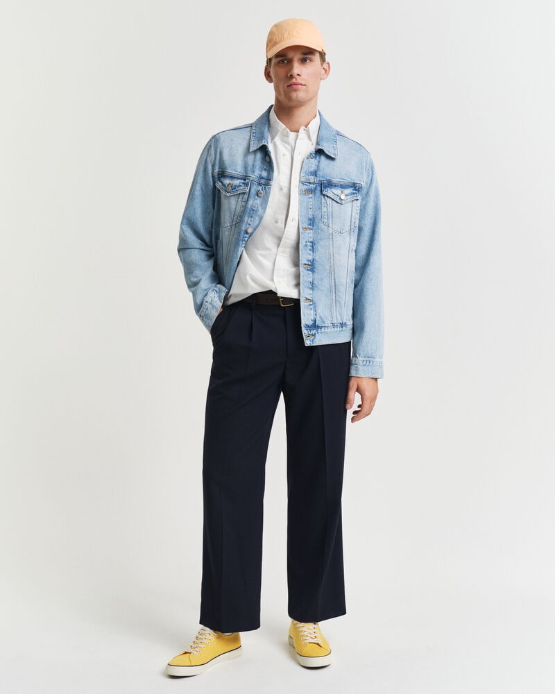 Regular Fit  Classic  Oxford Short Sleeve Shirt