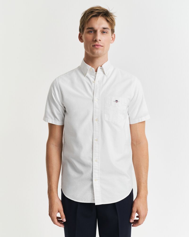 Regular Fit  Classic  Oxford Short Sleeve Shirt