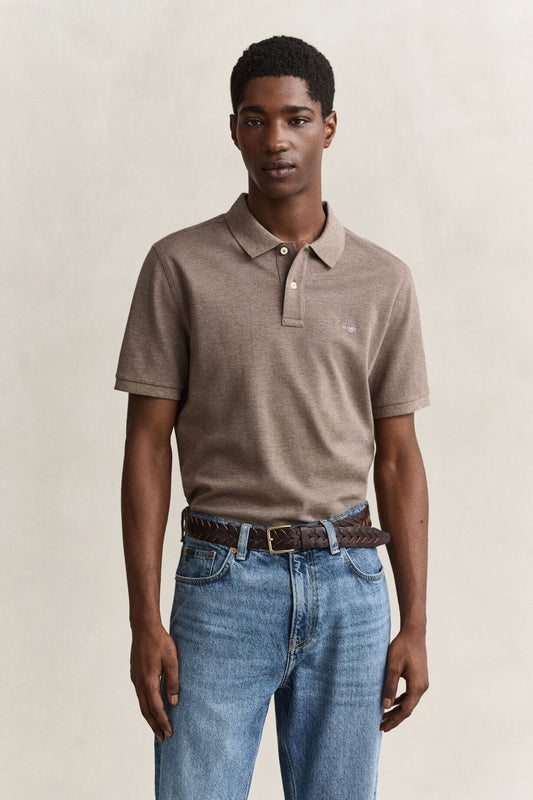 GANT Regular Shield Short sleeve Pique Polo – Dk Hazelnut Melange – on model, front view